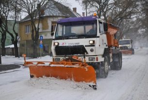 AKSD hókotró, csúszásmentesítés