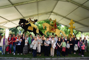 Nagy sikert aratott Nagyváradon a Debrecenből érkezett virágkocsi