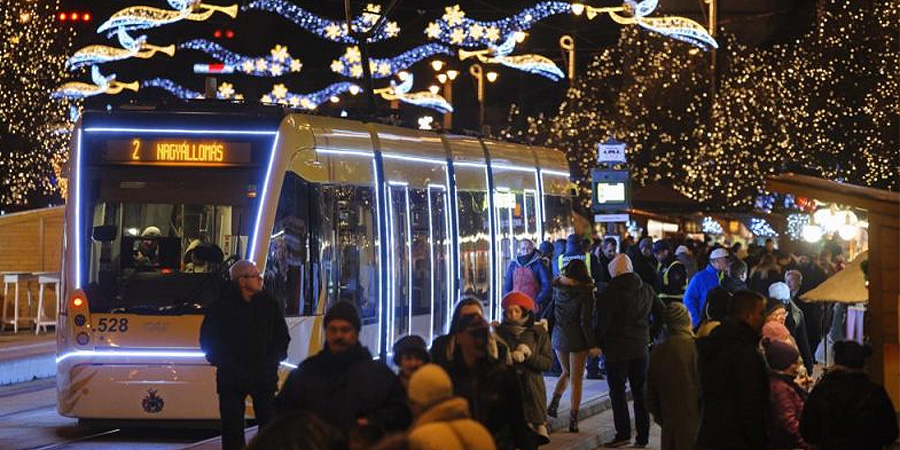 Adventi fényvillamos Debrecen