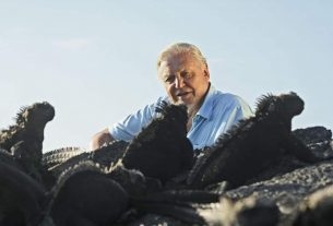 David Attenborough Galapagoson