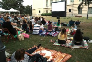 Szabadtéri filmvetítés Szegeden