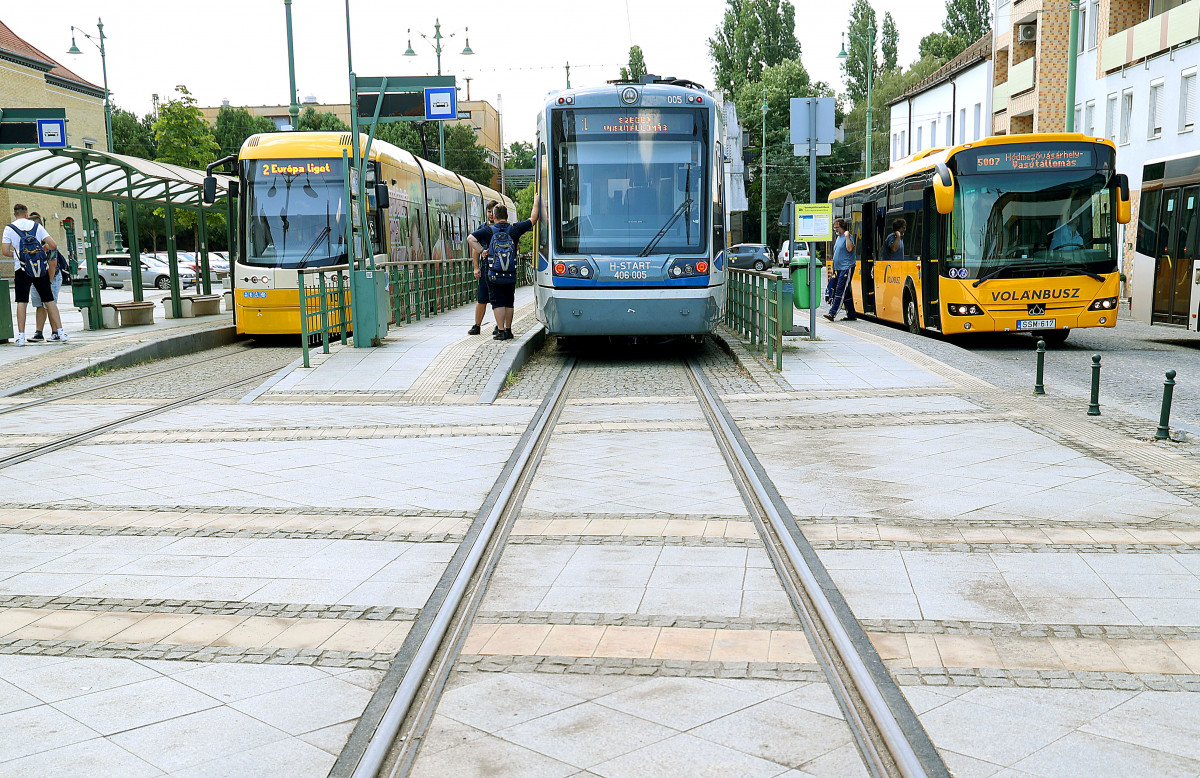 Villamos tram-train autóbusz