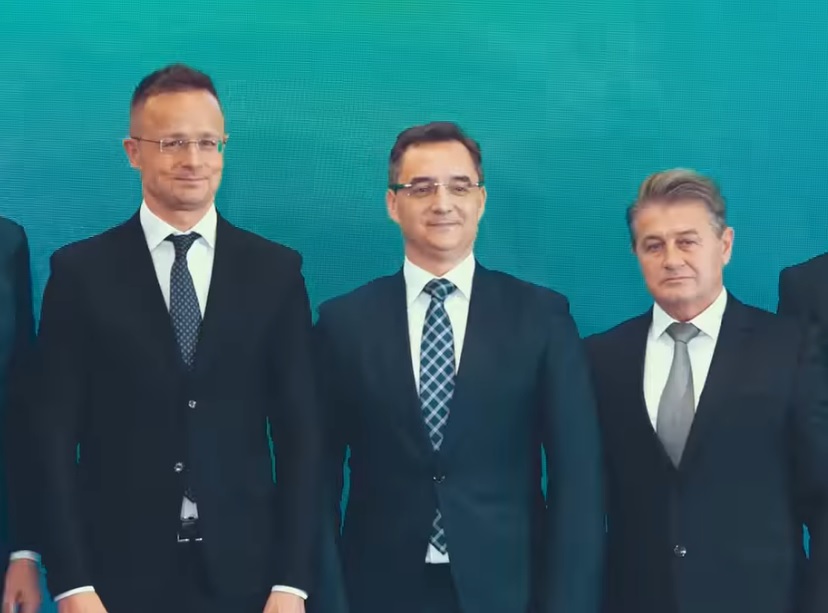 Szijjártó Péter, Papp László, Tasó László