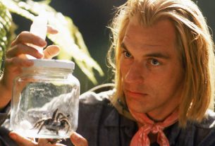 Julian Sands