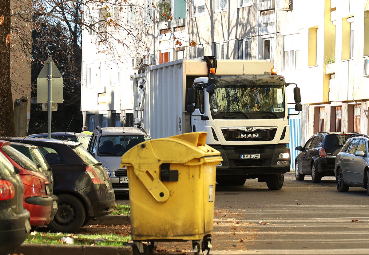 Szeged, szemétszállítás, szemetes kuka, hulladék, szemét