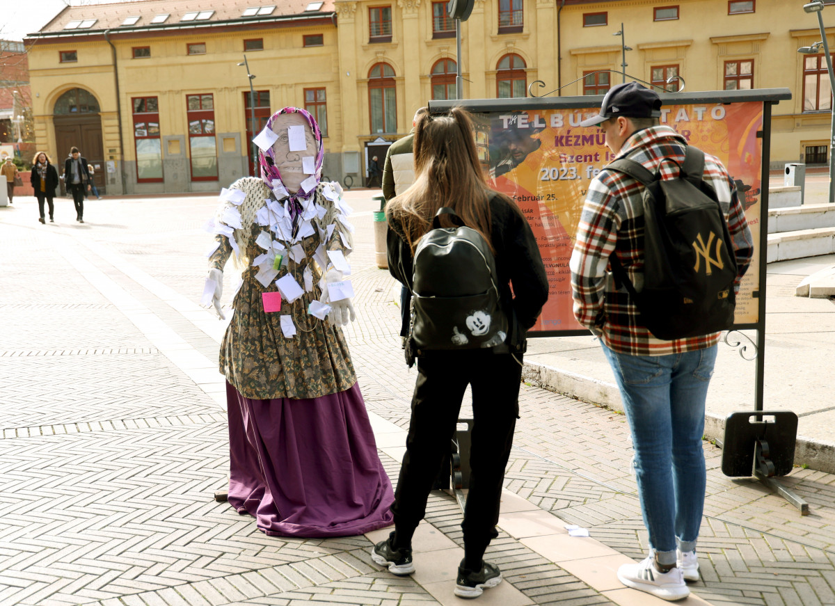 Szeged, télbanya, Téltemetés, Dugonics tér