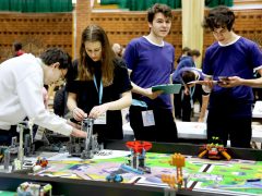 Szeged, FIRST LEGO League, robotépítés, robotprogramozó, verseny, Lego, kiállítás