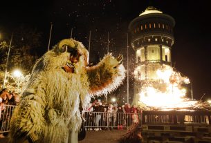 Szeged, Télbúcsúztató, Szent István tér, busó, télbanya, égetés, mulatság