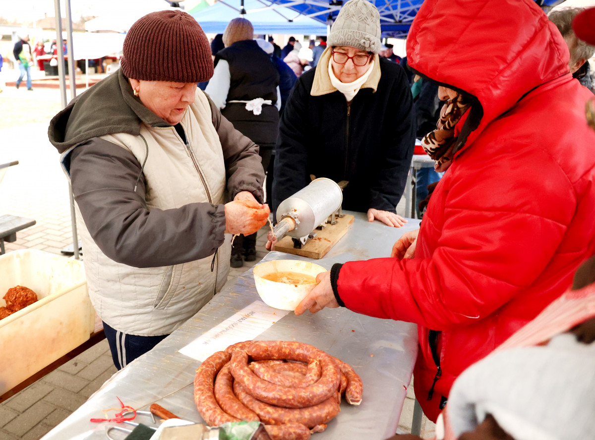 Szeged, Petőfitelep, Böllérnap, kolbász, télűzés, farsang, otthonka, grill