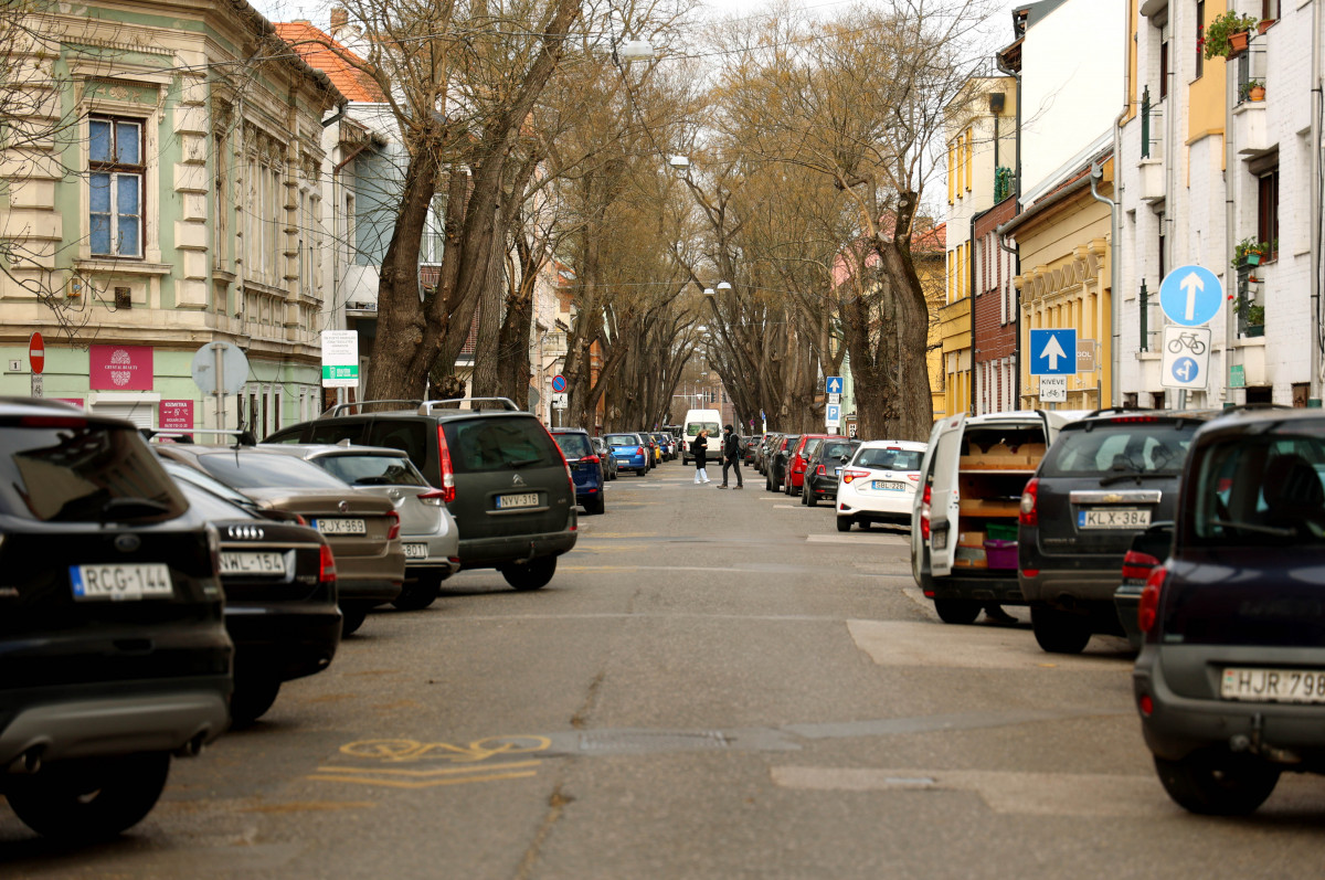 Szeged, Gogol utca, felújítás, parkolás, belváros