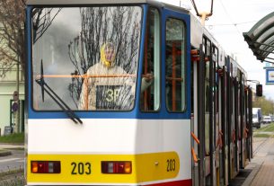 Szeged, Dugonics tér, villamos, tömegközlekedés