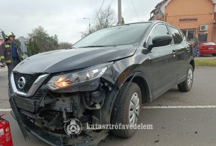 Két autó ütközött össze Debrecenben, a Bartók Béla és a Dorottya utca kereszteződésében