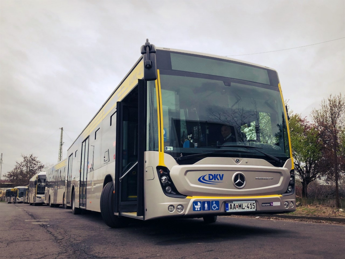 DKV Mercedes busz Debrecen