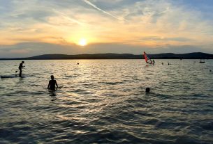 Balaton, Sajkod, tó, víz, vitorlás, turizmus, nyaralás, strand