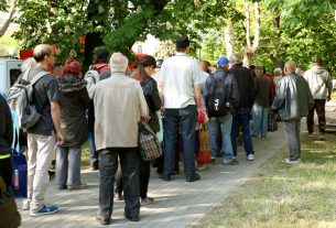 Szeged, Boldogságfalva, ételosztás, ingyen ebéd, szegénység, rászorulók, liget