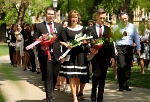 Szeged, Kőrösy József Közgazdasági Technikum, ballagás, iskola, diákok, Stefánia