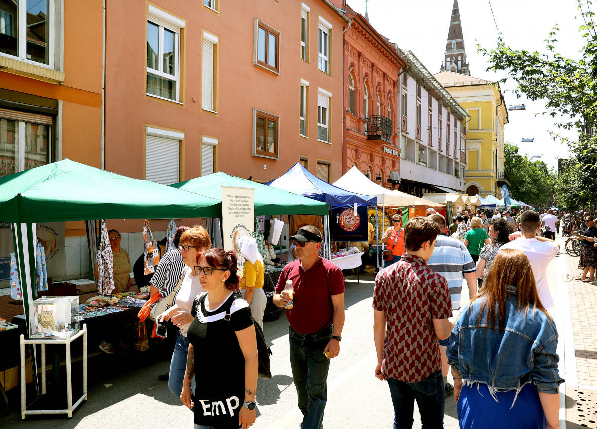 Szeged, Szeged Napja, Hídivásár, kézműves vásár, Belvárosi híd, turizmus, Oskola utca