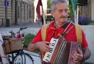 Koncert a Dósa Nádor téri Papírkenunál