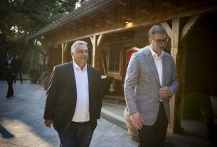 Aleksandar Vucic szerb államfő (j) munkavacsorán fogadja Orbán Viktor miniszterelnököt (b) Belgrádban 2023. június 19-én. A miniszterelnök másnap a vajdasági Palicson részt vesz a Magyar-Szerb Stratégiai Együttműködési Tanács ülésén. MTI/Miniszterelnöki Sajtóiroda/Benko Vivien Cher