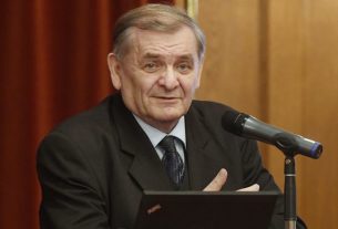 Lezsák Sándor