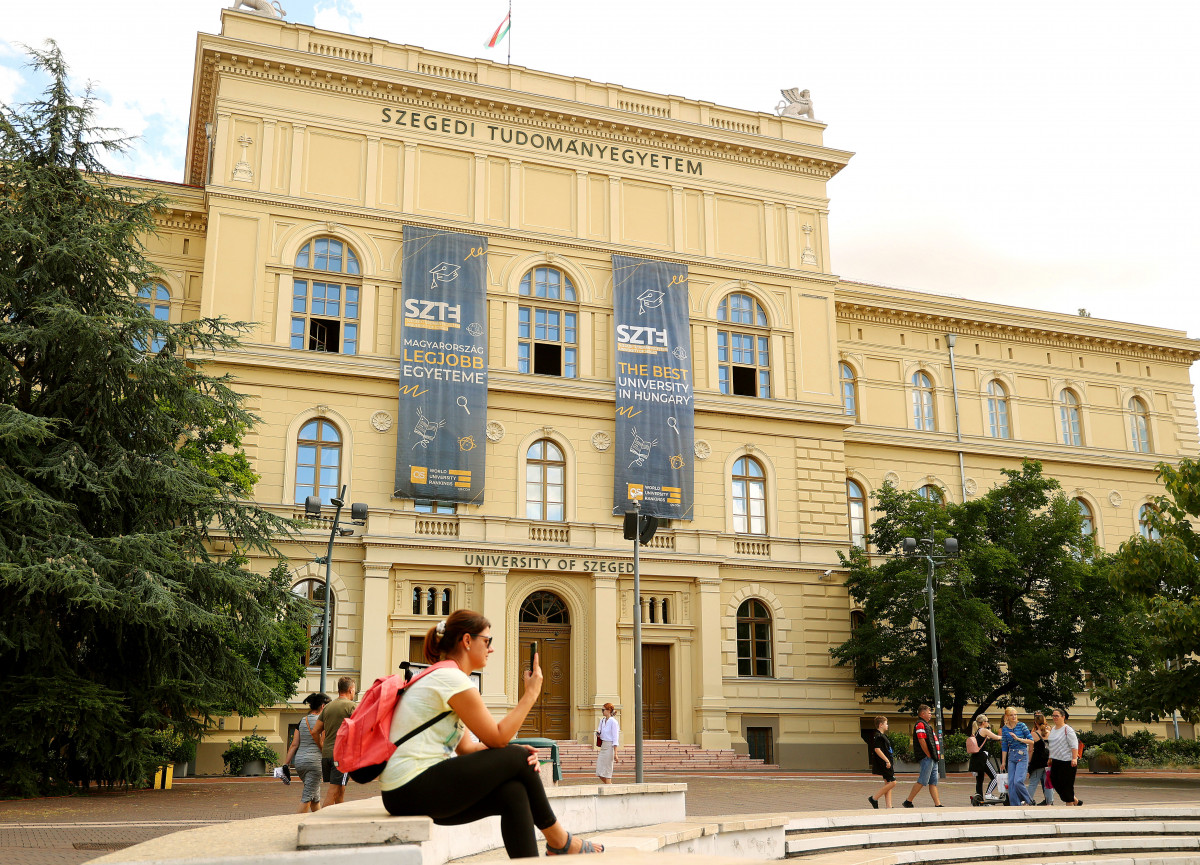 Szeged, Szegedi Tudományegyetem, SZTE, Rektori Hivatal, Dugonics tér, egyetem