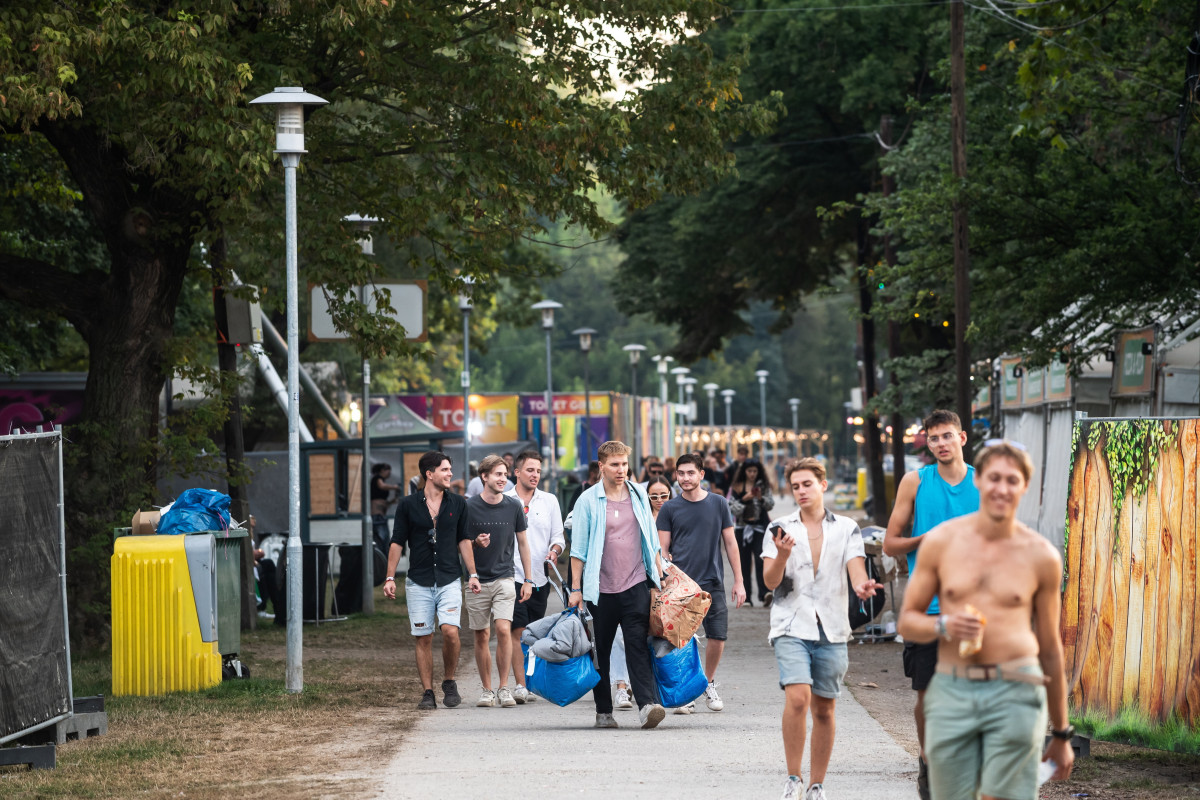 Sziget látogatók