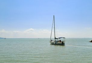 Balaton, Szigligeti kikötő, vitorlás, hajó, turizmus, nyár, nyaralás