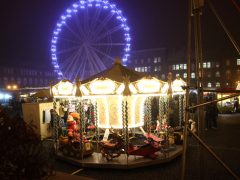 Szeged, gólyalábasok, ünnepi fény, Dóm tér, adventi vásár, Kárász utca, díszkivilágítás, Dugonics tér, fényvillamos