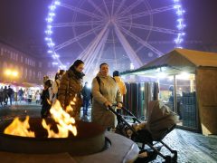 Szeged, gólyalábasok, ünnepi fény, Dóm tér, adventi vásár, Kárász utca, díszkivilágítás, Dugonics tér, fényvillamos