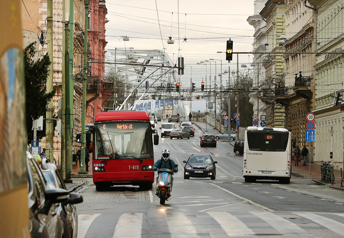 Szeged, drágul, bérlet, közlekedés, utazás, tömegközlekedés, troli, busz, villamos