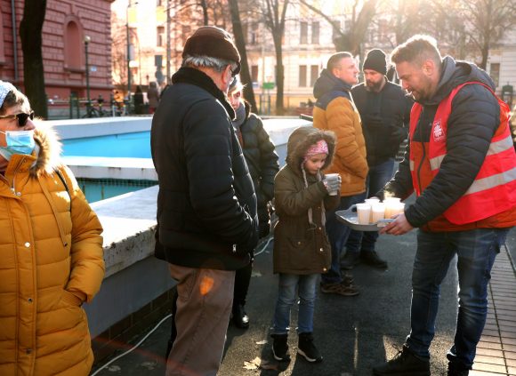 Szeged, demonstráció, véderdő, Momentum, Püspöki Hivatal