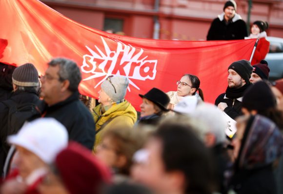 Szeged, demonstráció, véderdő, Momentum, Püspöki Hivatal