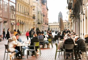 Szeged, tavasz, időjárás, február, séta, napsütés, Kárász utca, terasz