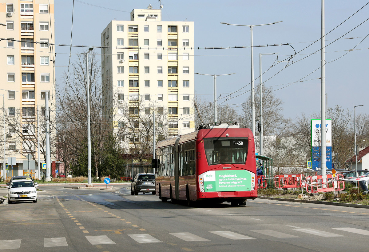 Szeged, Szegedi Vízmű, Etelka sor, trolimegálló