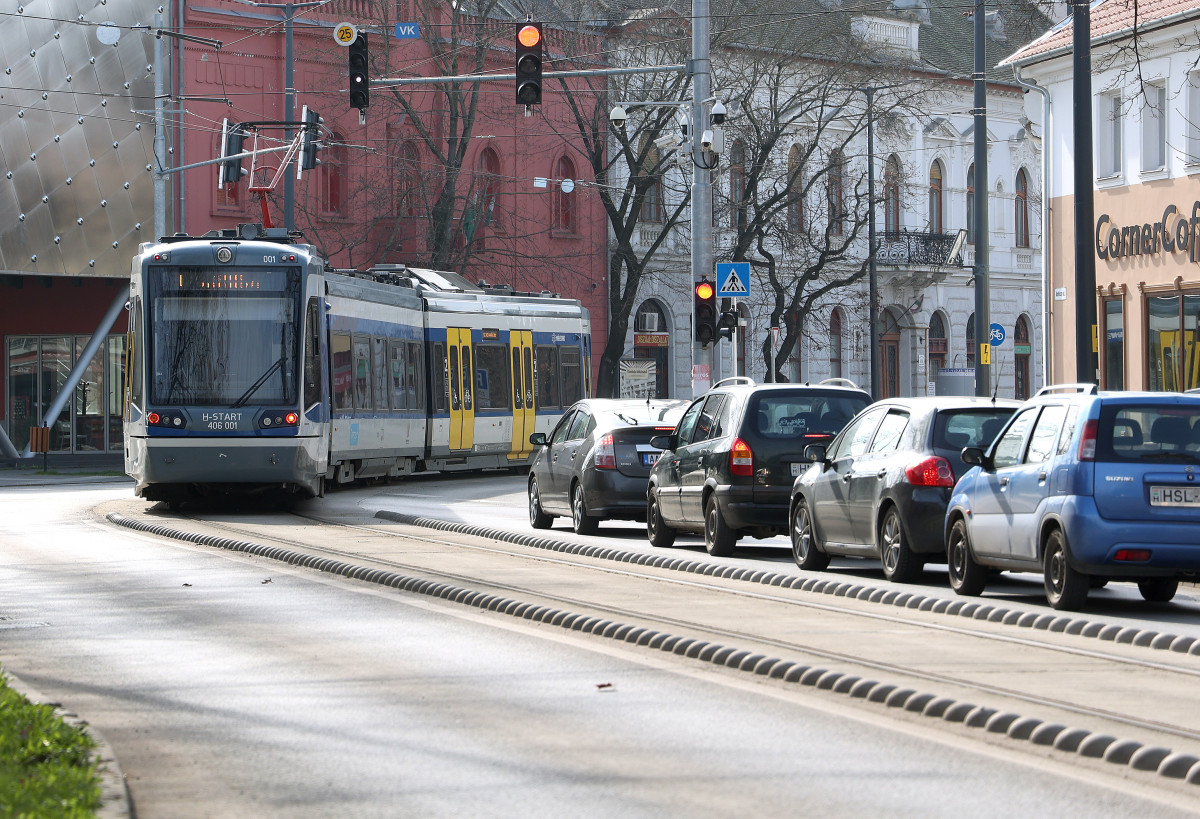 Hódmezővásárhely, tram train, közlekedés, villamosvasút, tömegközlekedés, utazás