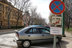 Szeged, belváros, takarítás, megállni tilos, autó, parkol, parkoló, elszállítás, Széchenyi tér