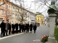 Szeged, Kormányhivatal, március 15., megemlékezés, koszorú, Klauzál szobor