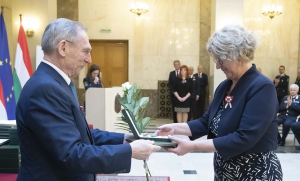 Magyar Érdemrend Lovagkereszt kitüntetést vehetett át az Óbudai Egyetem dékánhelyettese