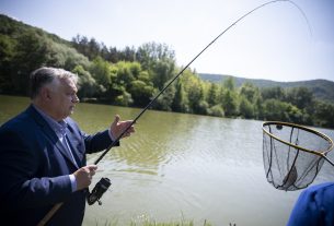 ORBÁN Viktor horgászik