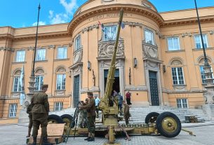 Felperzselt város kiállítás Debrecneben, a Déri múzeumban