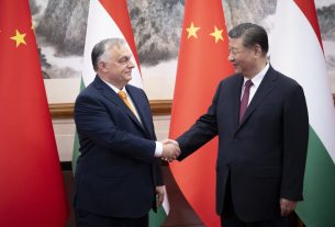 Orbán Viktor. Peking. Kína. Béke