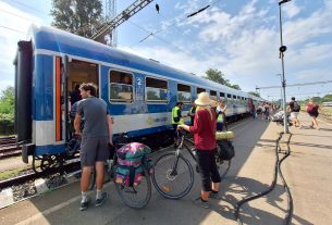 Szeged, nyár, hőségriadó, hőség, meleg, kánikula, július, Nagyállomás, MÁV, vonat, utazás, víz, vízosztás