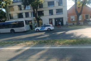 Megsérült egy utas Debrecenben a buszon